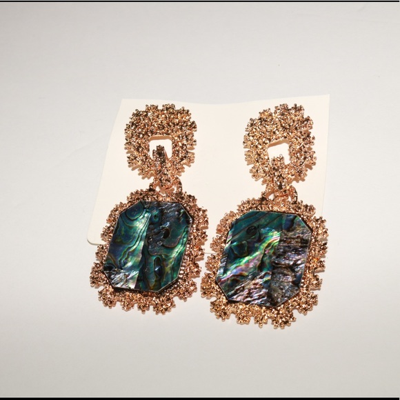 🐚 Drop Earrings(🛍Bundle 2+ for Discount 💰) - Picture 3 of 3